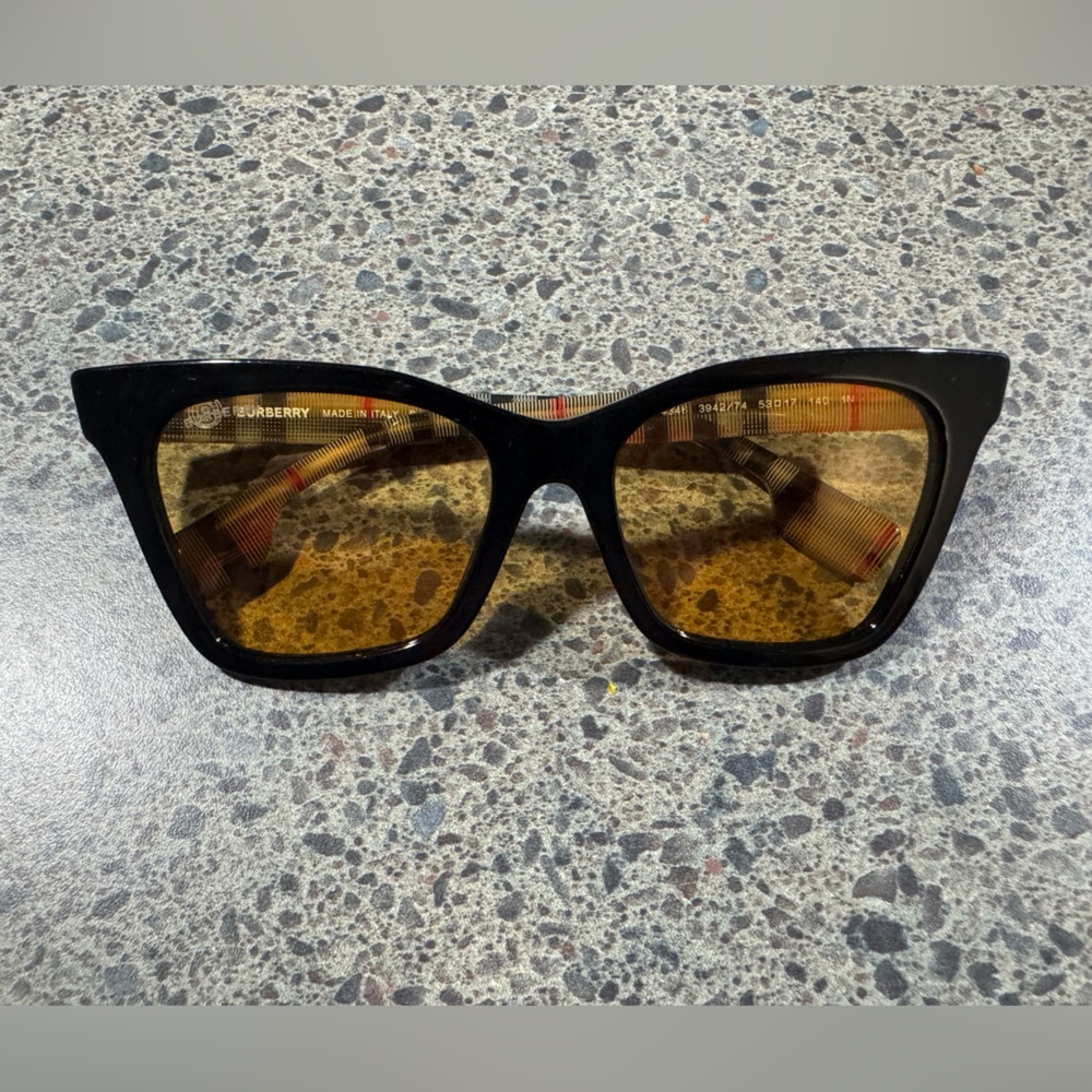 Authentic burberry sunglasses